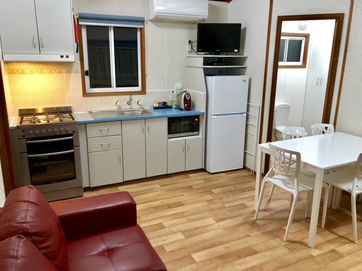 Toora Tourist Park Hotel Værelse billede