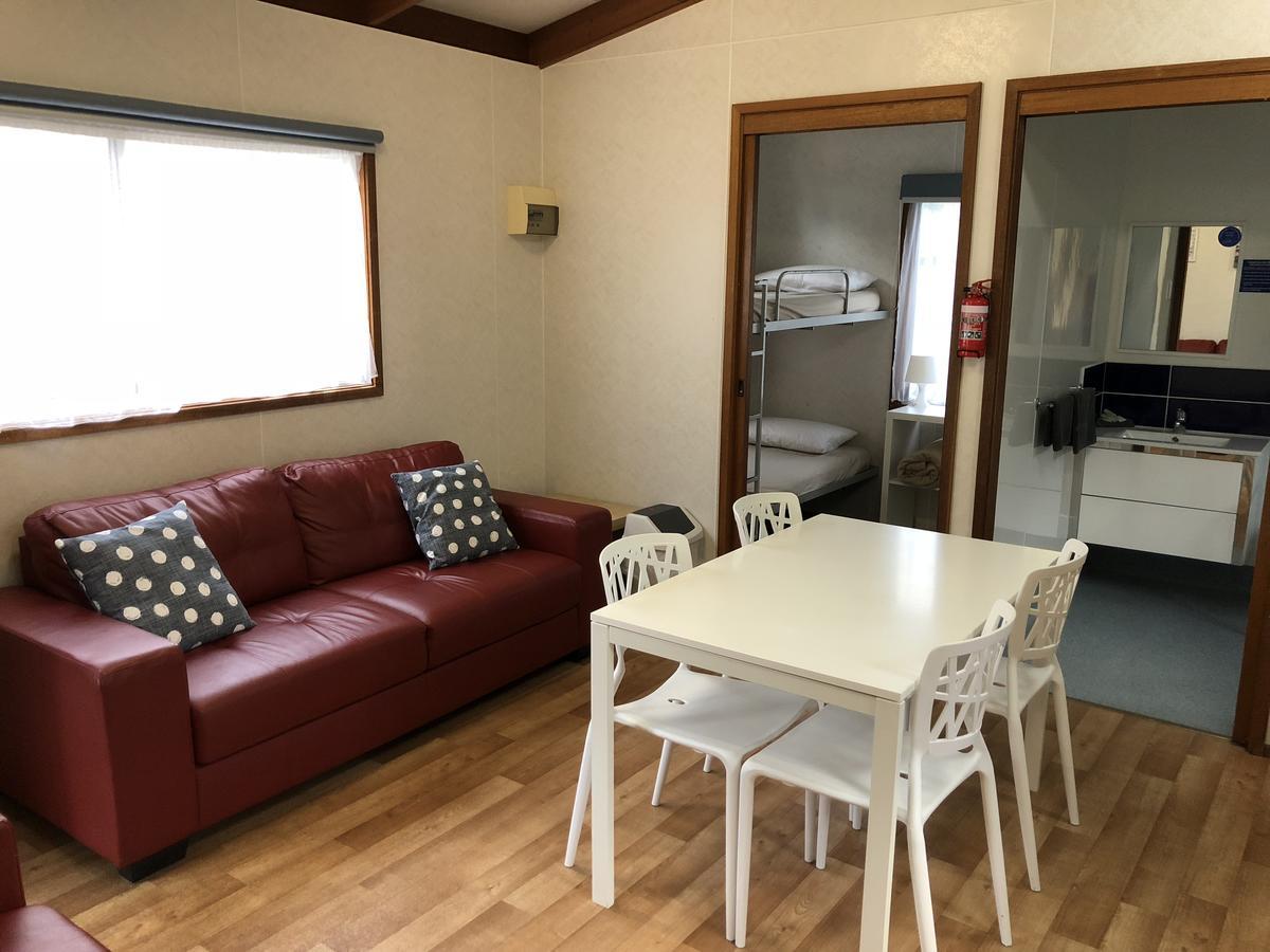Toora Tourist Park Hotel Værelse billede